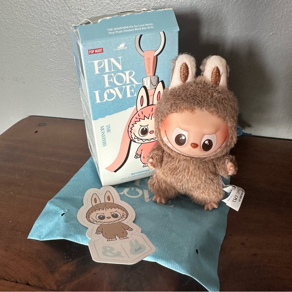 Pin For Love Labubu N-Z (&)